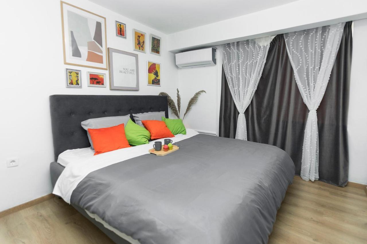 11 Steps' Lovely Studio In The Center Apartment ติรานา ภายนอก รูปภาพ